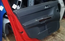 Дверь передняя левая для Volvo S40 2012 года на фотографиях