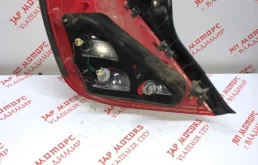 Фонарь правый для Nissan Teana 2004 года на фотографиях