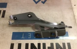 Петля капота левая для Infiniti QX 2013 года на фотографиях