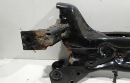 Подрамник двигателя для Volkswagen Polo 2010 года на фотографиях