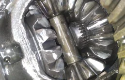 Редуктор переднего моста для Mitsubishi Pajero 2014 года на фотографиях