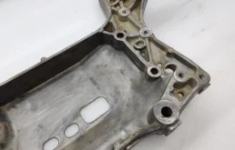 Подрамник двигателя для Volkswagen Tiguan 2015 года на фотографиях