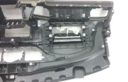 Торпедо (в сборе) для Volkswagen Touareg 2008 года на фотографиях