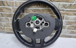 Руль для Volvo XC90 2016 года на фотографиях