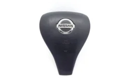 Подушка безопасности водителя для Nissan X-Trail 2018 года на фотографиях