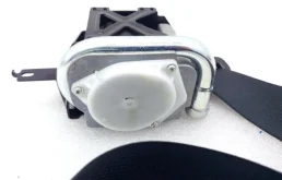 Ремень безопасности передний правый для Nissan X-Trail 2014 года на фотографиях