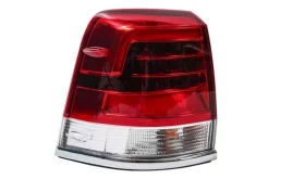 Фонарь левый для Toyota Land Cruiser 2013 года на фотографиях