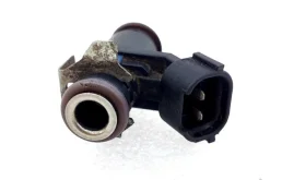 Форсунка топливная для Skoda Octavia 2015 года на фотографиях