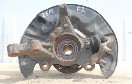 Цапфа передняя правая для Toyota Avensis на фотографиях