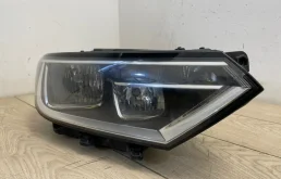 Фара ксенон левая для Volkswagen Passat 2015 года на фотографиях