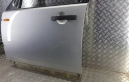 Дверь передняя левая для Land Rover Discovery 2004 года на фотографиях