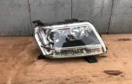 Фара правая для Suzuki Grand Vitara 2015 года на фотографиях