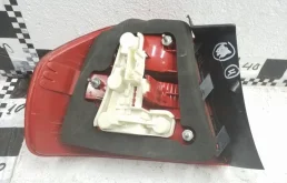 Фонарь внутренний правый для BMW 3er 2010 года на фотографиях