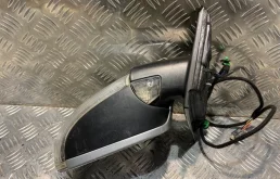 Стекла и зеркала для Volkswagen Passat 2006 года на фотографиях