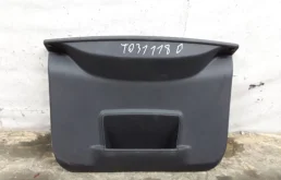 Обшивка двери багажника для Renault Duster на фотографиях