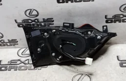 Фонарь внутренний правый для Lexus RX 2022 года на фотографиях