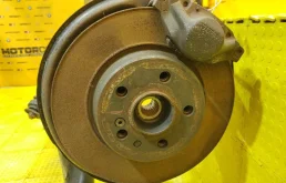 Подрамник двигателя для Mercedes-Benz S class 1998 года на фотографиях