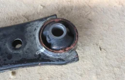 Рычаг передний левый верхний для Subaru Forester 2008 года на фотографиях