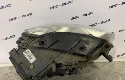 Фары для Volkswagen Passat 2010 года на фотографиях