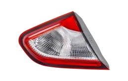 Фонарь внутренний левый для Nissan Qashqai 2010 года на фотографиях