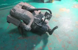 Суппорт задний правый для Volkswagen Passat 2006 года на фотографиях