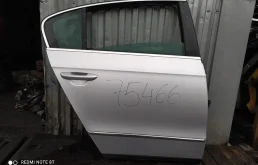 Дверь задняя правая для Volkswagen Passat 2007 года на фотографиях