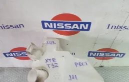 Бачок омывателя для Nissan X-Trail 2022 года на фотографиях