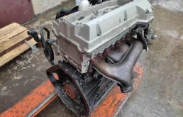 Двигатель без навесного для Mercedes-Benz C class 2001 года на фотографиях