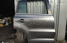 Накладка на дверь задняя правая для Volkswagen Tiguan 2009 года на фотографиях