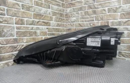 Фара правая для Porsche Macan 2015 года на фотографиях