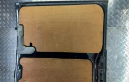 Дверь задняя (сдвижная) левая для Mercedes-Benz Vito 2005 года на фотографиях