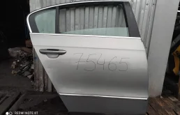 Дверь задняя правая для Volkswagen Passat 2007 года на фотографиях