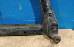 Подрамник двигателя для Nissan X-Trail 2011 года на фотографиях