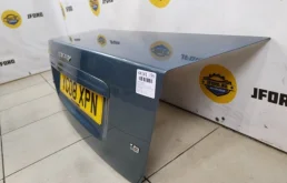 Крышка багажника для Volvo S40 2012 года на фотографиях