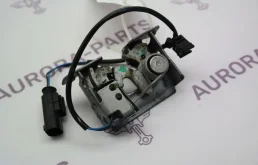 Замок капота левый для BMW X5 на фотографиях