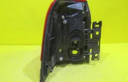 Фонарь внешний правый для Toyota Land Cruiser 2018 года на фотографиях