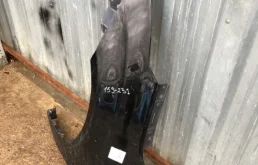 Крылья для Toyota Avensis 2013 года на фотографиях