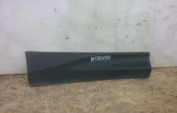 Накладка заднего бампера правая для Toyota RAV4 2015 года на фотографиях