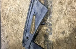 Замок капота для BMW 5er 2015 года на фотографиях