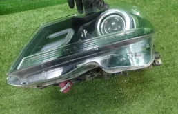 Крышка форсунки фароомывателя левая для Mercedes-Benz C class на фотографиях