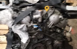 Двигатель для Nissan Fuga 2017 года на фотографиях