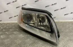 Фара правая для Volvo S80 2016 года на фотографиях