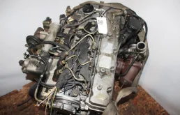 Двигатель без навесного для SsangYong Rexton 2016 года на фотографиях