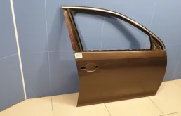 Дверь передняя правая для Volkswagen Jetta 2008 года на фотографиях