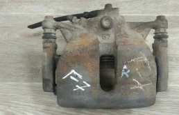 Суппорт передний правый для Skoda Octavia 2013 года на фотографиях