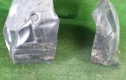 Подкрылок передний правый для Toyota RAV4 2013 года на фотографиях