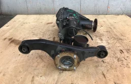 Редуктор переднего моста для Mitsubishi Pajero 1999 года на фотографиях