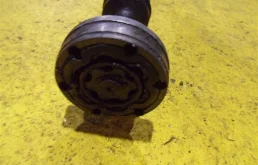 Карданный вал передний для Volvo XC70 2010 года на фотографиях