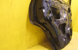 Дверь задняя левая для Toyota Land Cruiser 2018 года на фотографиях