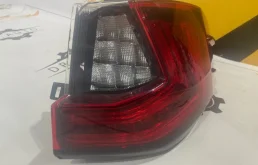 Фонарь правый для Lexus RX 2012 года на фотографиях